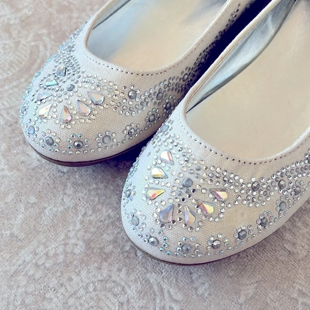 Never Worn Candie’s Girl Bejeweled Rounded Toe Formal Slip On Flats Beaded Gems